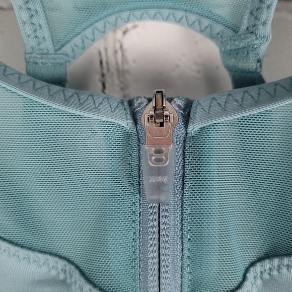 HANDFUL | The Closer front zip close high impact sports bra - Picture 2 of 7